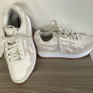 Reebok Sz 8 Off White Sneakers Animal Print Accent